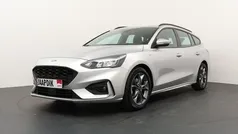 Grijs, metallic lak Gebruikt 2021 Ford Focus ST-Line Stationwagen | € 14.444 (Eerlijke prijs)
