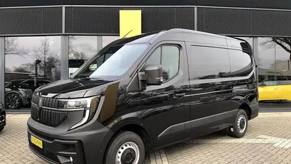 Zwart Occasion 2024 Renault Master Van | € 35.519 (Eerlijke prijs)