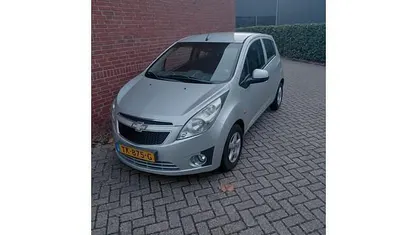 Grijs Gebruikt 2010 Chevrolet Spark Hatchback | € 2.499 (Eerlijke prijs)