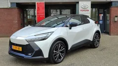 Wit Gebruikt 2024 Toyota C-HR Executive SUV | € 36.999 (Eerlijke prijs)