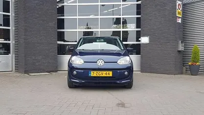 Blauw Gebruikt 2015 VW up! high up! Hatchback | € 6.900 (Eerlijke prijs)