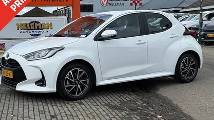 Wit Gebruikt 2024 Toyota Yaris Hybrid Hatchback | € 22.848 (Eerlijke prijs)