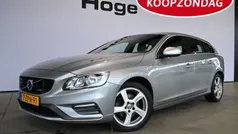 Grijs Gebruikt 2015 Volvo V60 R-Design Stationwagen | € 12.440 (Goede deal)
