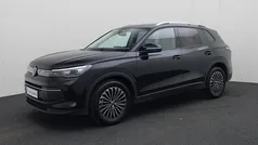 Zwart Gebruikt 2024 VW Tiguan Life SUV | € 41.940 (Eerlijke prijs)