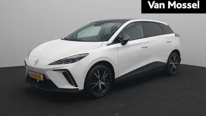 Wit Gebruikt 2023 MG MG4 EV Luxury Hatchback | € 21.444 (Eerlijke prijs)