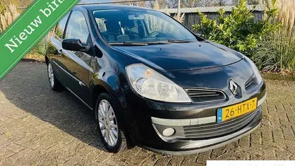 Zwart Occasion 2009 Renault Clio II Hatchback | € 1.850 (Eerlijke prijs)