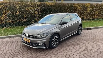 Grijs Gebruikt 2020 VW Polo Comfortline Hatchback | € 13.950 (Eerlijke prijs)