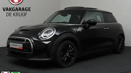 Zwart Occasion 2021 Mini Cooper SE Hatchback | € 18.950 (Eerlijke prijs)