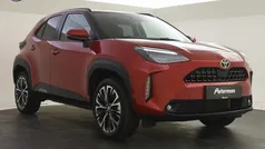 Rood, metallic lak Gebruikt 2024 Toyota Yaris Cross Executive SUV | € 30.899 (Eerlijke prijs)
