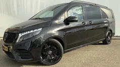 Zwart Gebruikt 2023 Mercedes V300 Avantgarde Edition MPV | € 64.950 (Goede deal)