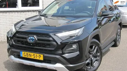 Gebruikt 2023 Toyota RAV4 Hybrid SUV | € 44.500 (Eerlijke prijs)