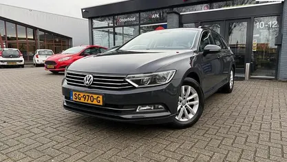 Grijs Gebruikt 2015 VW Passat Highline Stationwagen | € 10.299 (Eerlijke prijs)