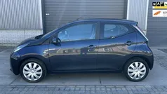 Gebruikt 2016 Toyota Aygo X-play Hatchback | € 9.250 (Eerlijke prijs)