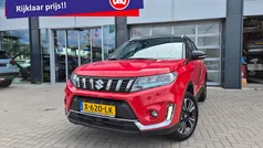 Rood Gebruikt 2023 Suzuki Vitara Style SUV | € 24.900 (Eerlijke prijs)