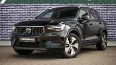 Zwart Gebruikt 2023 Volvo XC40 Core SUV | € 36.899 (Eerlijke prijs)