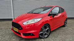 Rood Gebruikt 2014 Ford Fiesta ST Hatchback | € 11.888 (Eerlijke prijs)