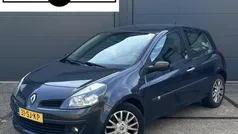 Grijs Gebruikt 2006 Renault Clio II Dynamique Hatchback | € 1.499 (Goede deal)