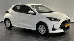 Wit Gebruikt 2023 Toyota Yaris Hybrid Active Hatchback | € 21.040 (Eerlijke prijs)