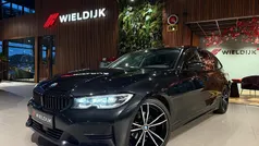 Zwart Gebruikt 2021 BMW 320 Executive Stationwagen | € 27.900 (Eerlijke prijs)