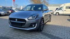 Grijs Gebruikt 2022 Suzuki Swift Style Hatchback | € 16.995 (Eerlijke prijs)