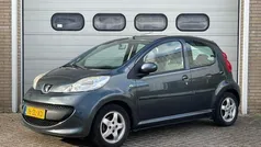 Grijs Gebruikt 2008 Peugeot 107 Urban Move Hatchback | € 2.099 (Eerlijke prijs)