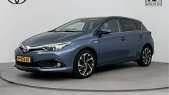 Blauw Gebruikt 2018 Toyota Auris Hatchback | € 14.445 (Eerlijke prijs)