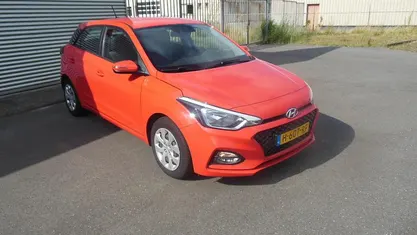 Occasion Hyundai i20 Comfort 101 PK (74 kW) 2020 Rood Hatchback