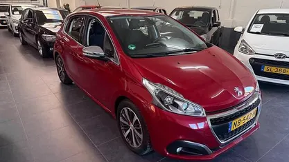 Gebruikt 2017 Peugeot 208 Allure Hatchback | € 5.999 (Eerlijke prijs)