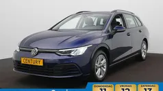 Blauw Gebruikt 2023 VW Golf VIII Life Stationwagen | € 27.900 (Eerlijke prijs)