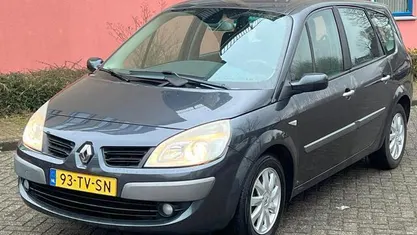 Grijs Gebruikt 2007 Renault Grand Scénic II MPV | € 2.449 (Eerlijke prijs)