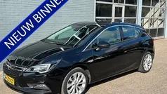 Zwart Gebruikt 2017 Opel Astra Innovation Hatchback | € 14.950 (Eerlijke prijs)