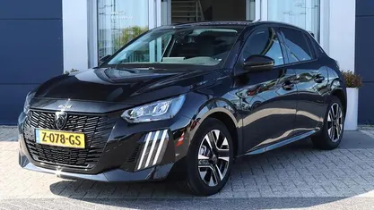 Zwart Gebruikt 2024 Peugeot 208 Allure Hatchback | € 20.895 (Goede deal)