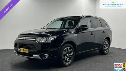 Occasion Mitsubishi Outlander P-HEV Instyle 121 PK (88 kW) 2015 Zwart SUV