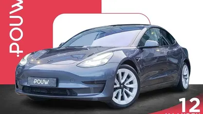 Grijs Gebruikt 2023 Tesla Model 3 Standard Range Sedan | € 29.450 (Eerlijke prijs)