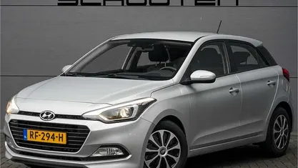 Grijs Gebruikt 2018 Hyundai i20 Comfort Hatchback | € 12.400 (Eerlijke prijs)