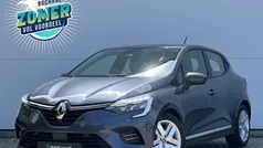 Grijs Gebruikt 2021 Renault Clio V Zen Hatchback | € 11.740 (Eerlijke prijs)