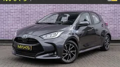 Grijs Gebruikt 2021 Toyota Yaris Hybrid Hatchback | € 19.894 (Eerlijke prijs)