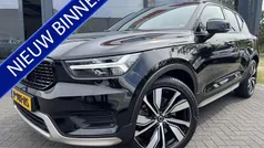 Zwart Gebruikt 2022 Volvo XC40 R-Design SUV | € 29.950 (Eerlijke prijs)
