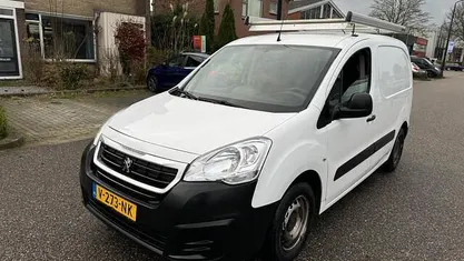 Wit (metallic) Occasion 2018 Peugeot Partner MPV | € 6.800 (Super prijs)