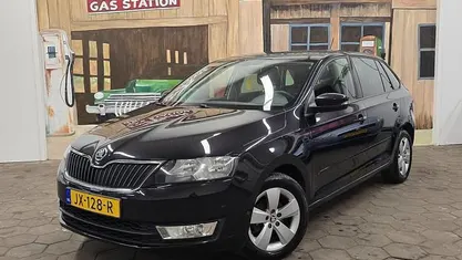 Zwart Gebruikt 2016 Skoda Rapid Joy Hatchback | € 9.950 (Eerlijke prijs)