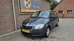 Grijs, metallic lak Gebruikt 2010 Skoda Fabia Drive Hatchback | € 2.745 (Super prijs)