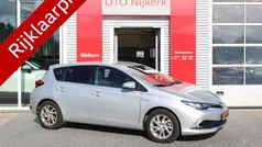 Gebruikt 2017 Toyota Auris Hybrid Executive Hatchback | € 17.400 (Eerlijke prijs)