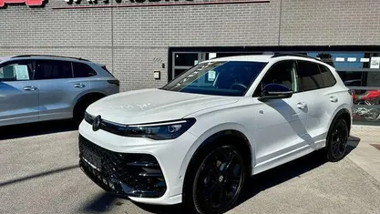 Occasion 2024 VW Tiguan R-line SUV | € 45.600 (Eerlijke prijs)