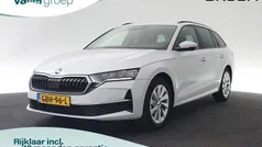 Wit Gebruikt 2024 Skoda Octavia First Edition Stationwagen | € 33.900 (Eerlijke prijs)