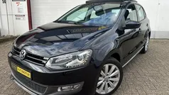 Zwart, metallic lak Gebruikt 2011 VW Polo Highline Hatchback | € 9.950 (Eerlijke prijs)