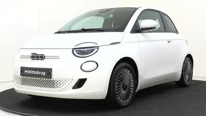 Wit Gebruikt 2022 Fiat 500e Icon Hatchback | € 17.425 (Eerlijke prijs)
