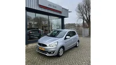 Licht grijs metallic Gebruikt 2017 Mitsubishi Space Star Hatchback | € 9.750 (Eerlijke prijs)