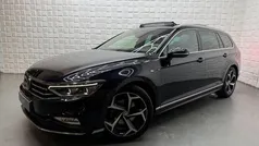 Zwart, metallic lak Gebruikt 2020 VW Passat R-line Stationwagen | € 21.999 (Eerlijke prijs)
