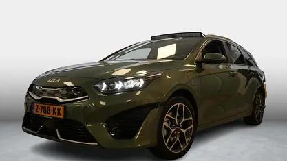 Groen Gebruikt 2024 Kia Ceed Hatchback | € 24.890 (Eerlijke prijs)