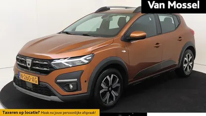 Oranje Occasion 2022 Dacia Sandero Essentiel Hatchback | € 12.735 (Eerlijke prijs)